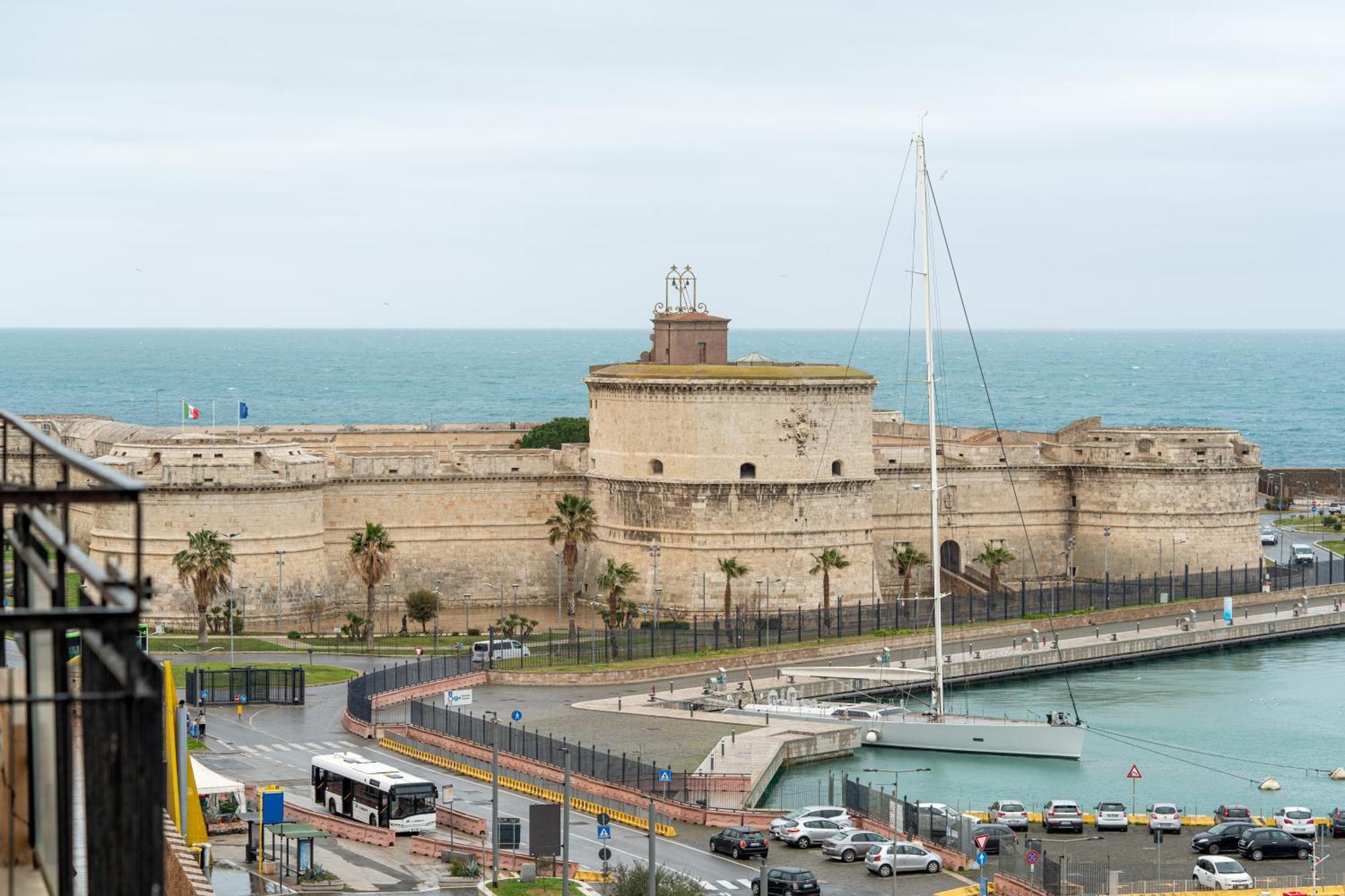 L'Onda Affittacamere Civitavecchia Luaran gambar